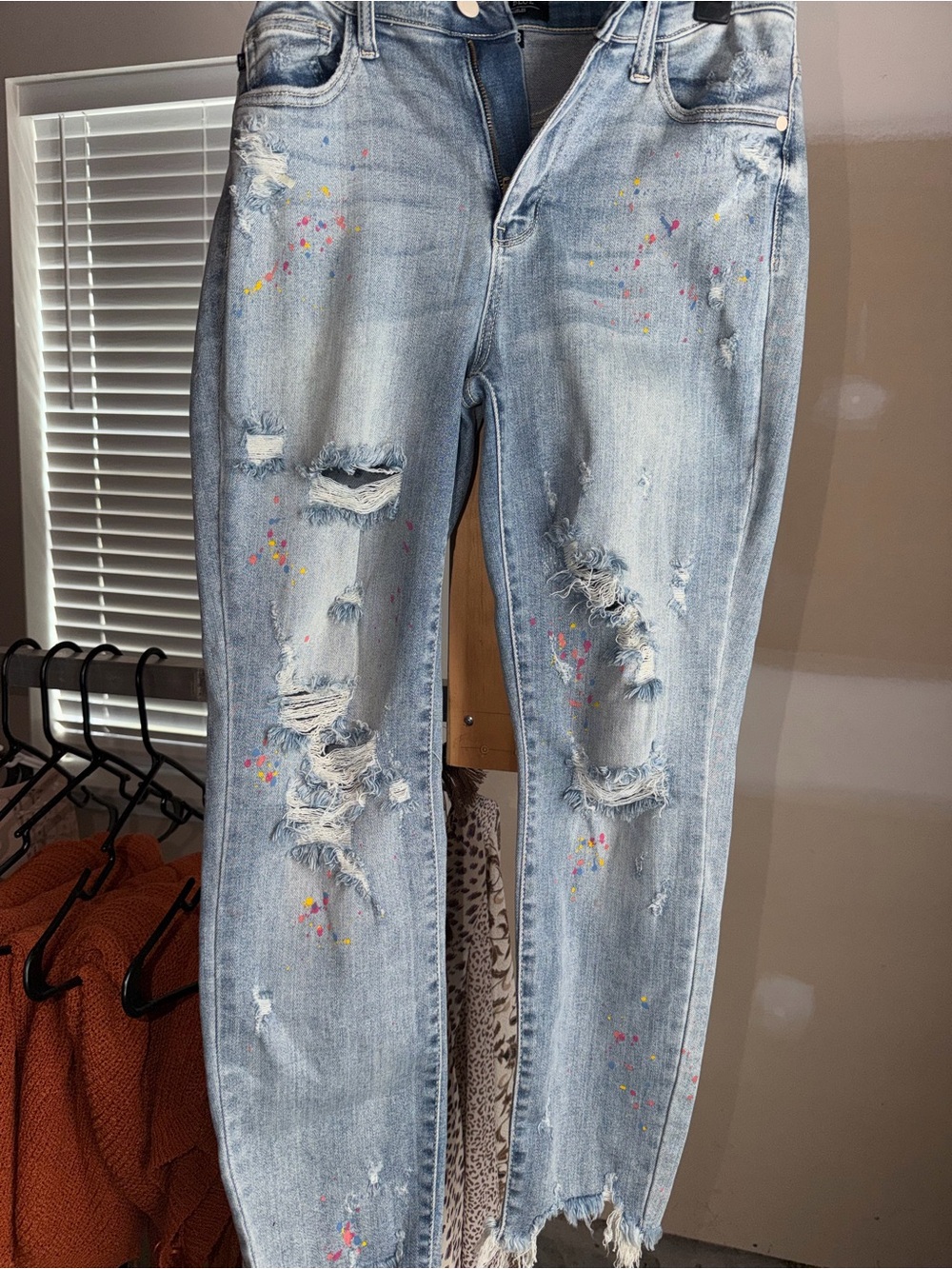 Size 7 Judy blue boyfriend style paint splatter jeans